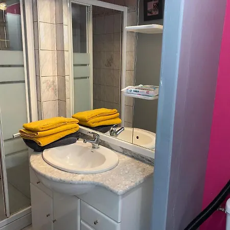 17 Rue Du Puits De La Place Apartment Granville