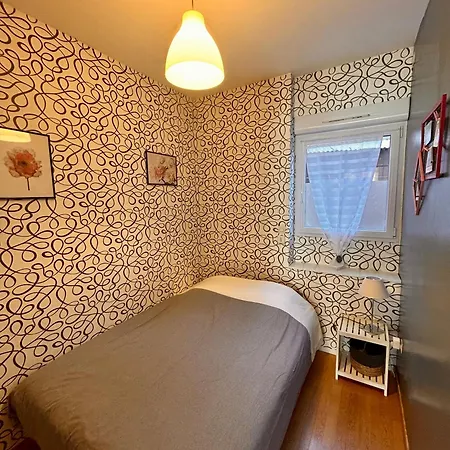 17 Rue Du Puits De La Place Apartment Granville