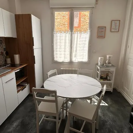 Апартаменты 17 Rue Du Puits De La Place *