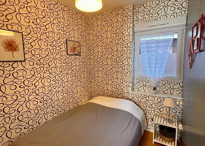 17 Rue Du Puits De La Place Appartement Granville